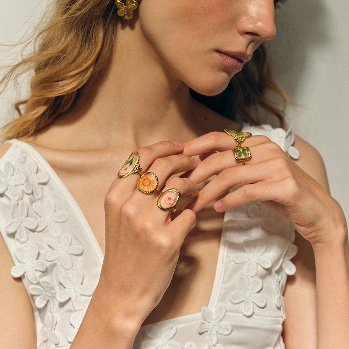 Großer Ring Blumenring im transparenten Rahmen