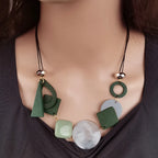 Asymmetrische Boho-Stil Anhänger Halskette grau