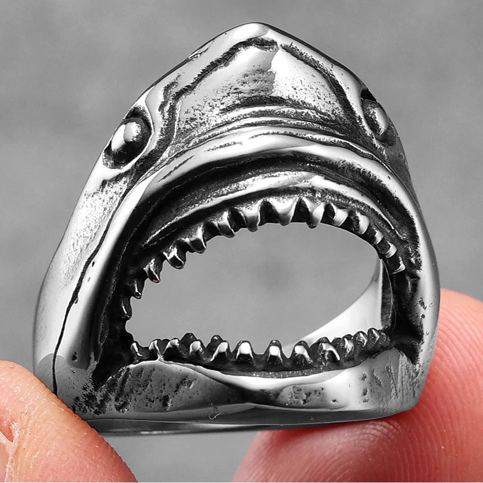 Großer Haifischkopf-Ring