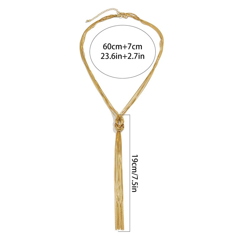 Lange Kette von Dekolleté 