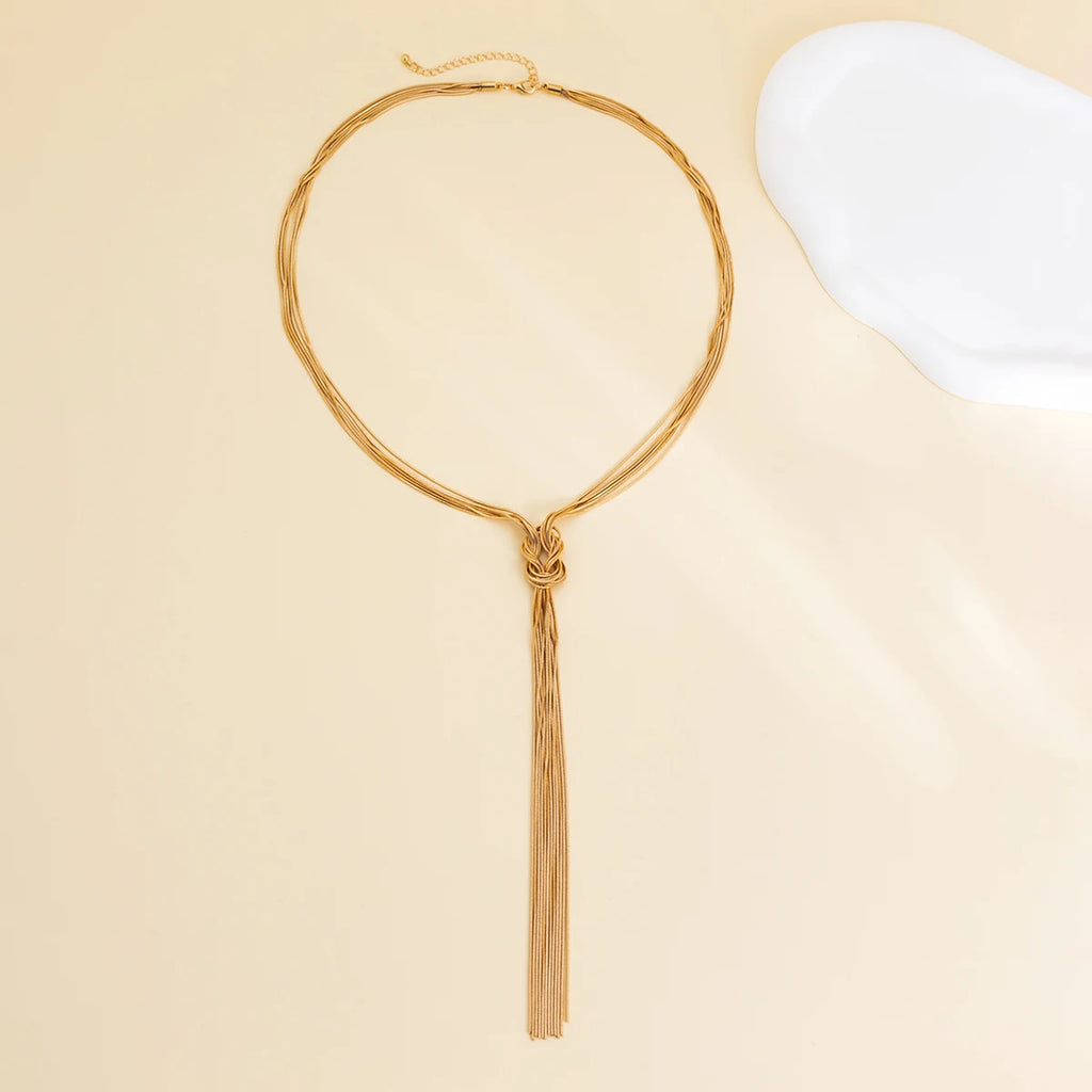 Lange Kette von Dekolleté 