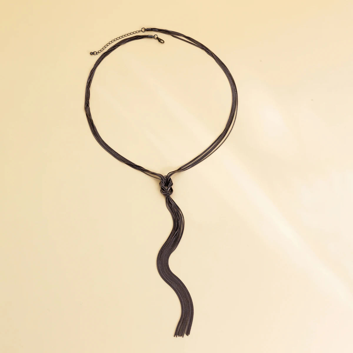 Lange Kette von Dekolleté 