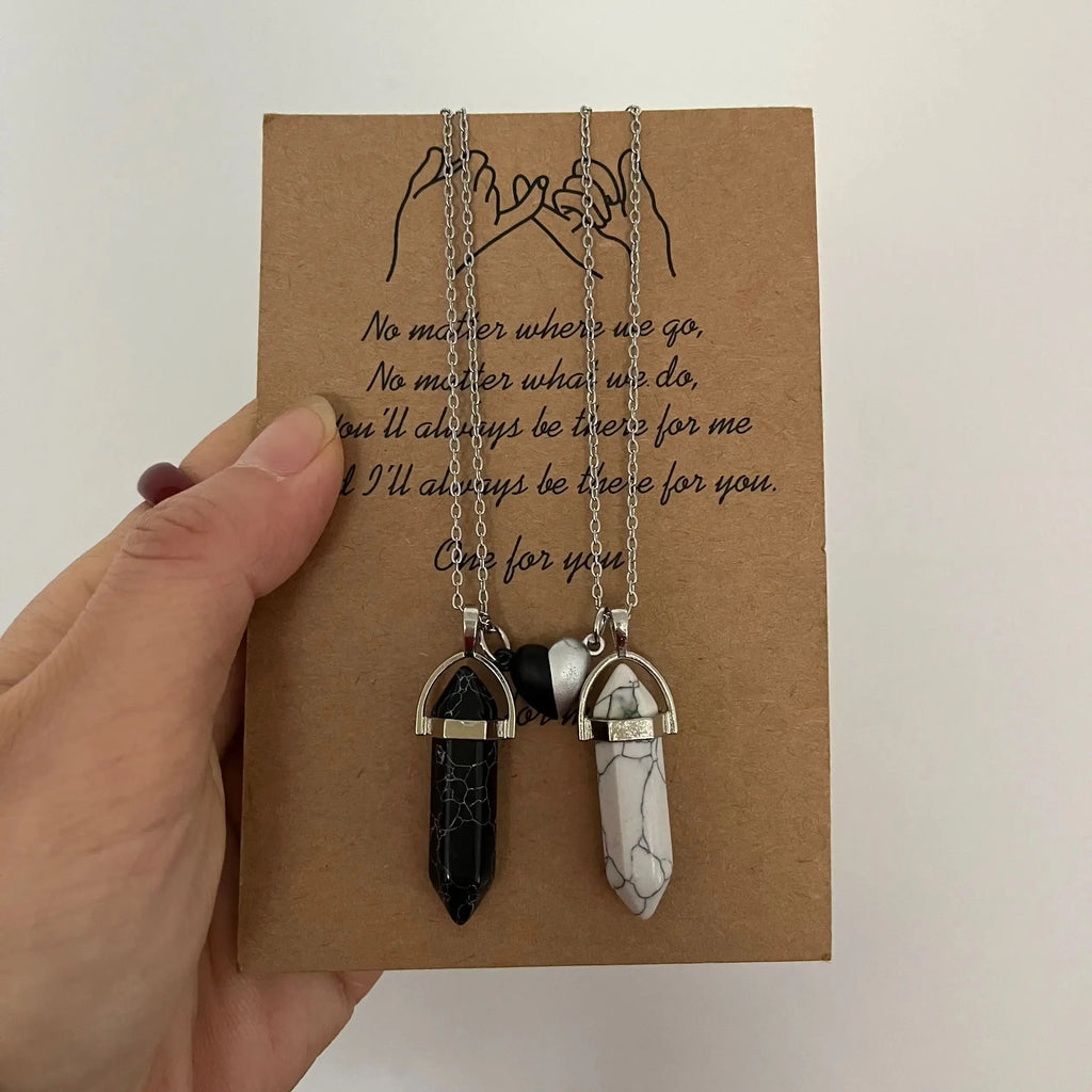 2er Set Halsketten mit Steinanhänger für Paare schwarz und weiß 2