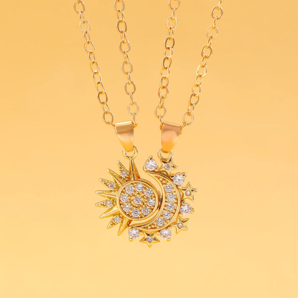 Set mit 2 Halsketten mit Mond- oder Sonnenanhänger aus Zirkon für Paare in Gold