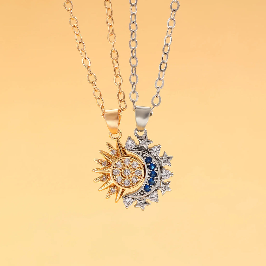 Set mit 2 Halsketten mit Mond- oder Sonnenanhänger aus Zirkon für Paare in Gold und Silber