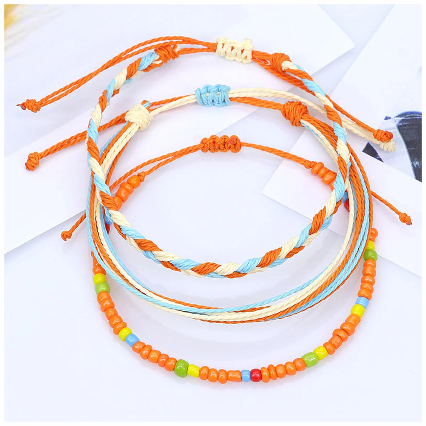 Set aus 3 farbigen, wasserdichten brasilianischen Armbändern