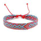 Set aus 8 brasilianischen Armbändern mit geometrischen Mustern