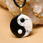 Pendentif Yin-Yang en howlite & obsidienne noire