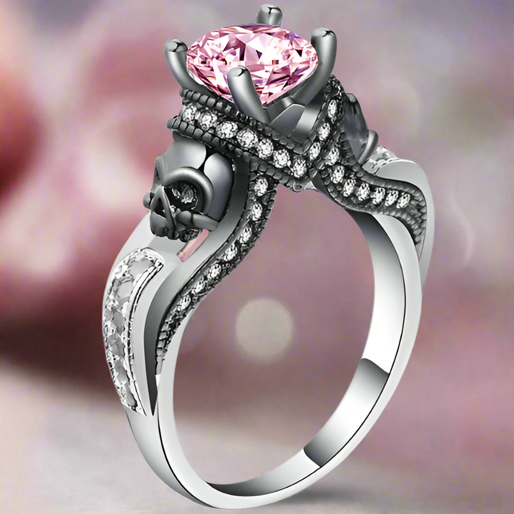 Feiner Ring mit rosa Totenkopf