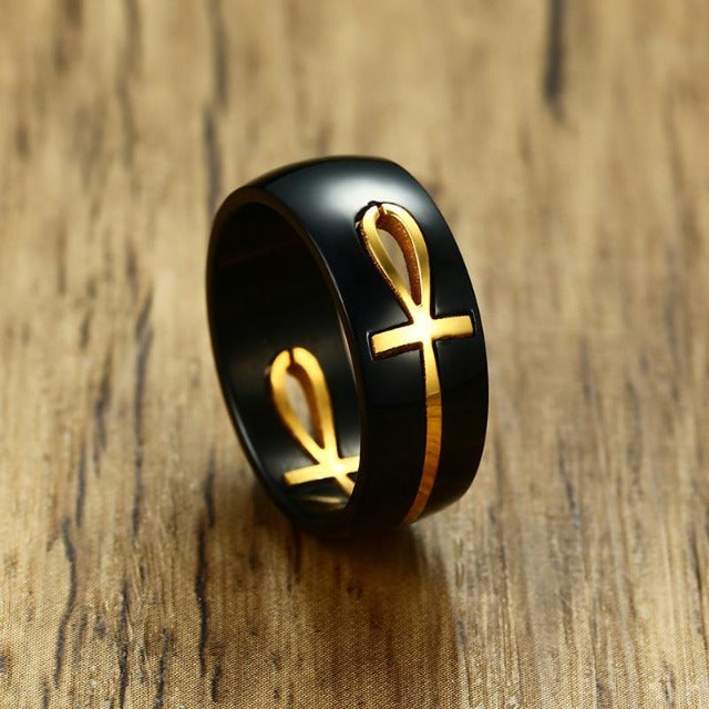 Ring mit ägyptischem Kreuzmuster in Schwarz und Gold
