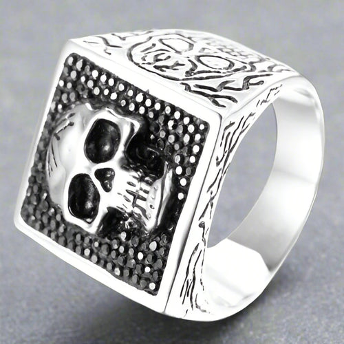 Totenkopf-Ring