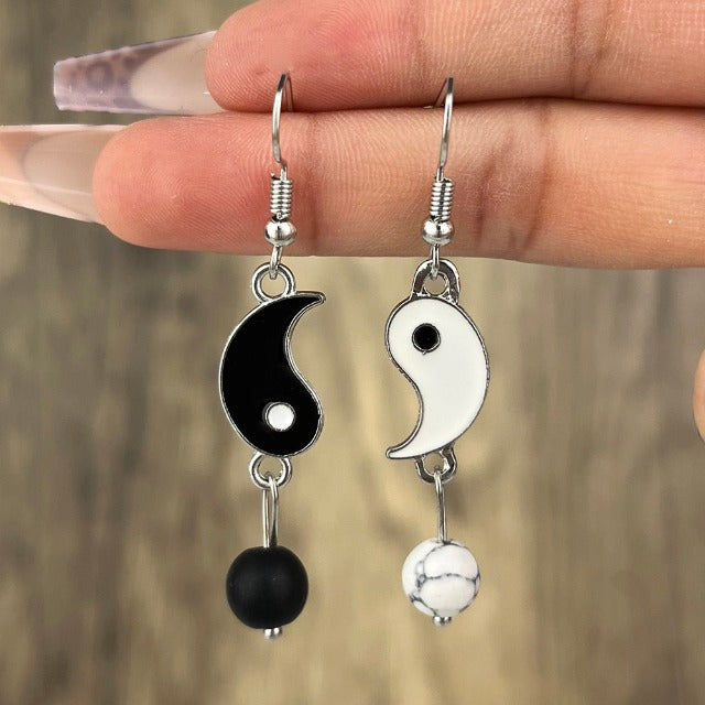 Hängende Yin Yang Ohrringe Gold & Silber silber