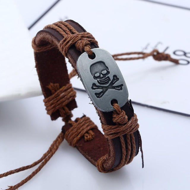 Lederarmband mit Totenkopf 