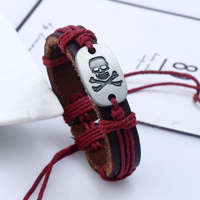 Lederarmband mit Totenkopf 