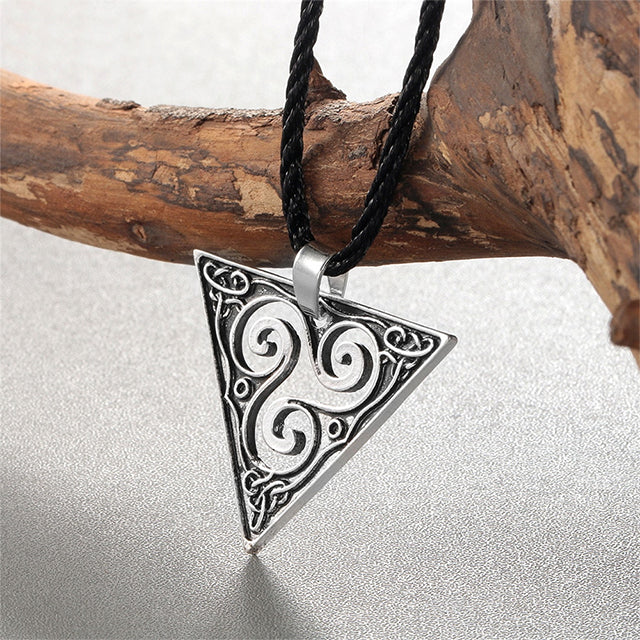 Keltische Triskel-Halskette (versilbert oder vergoldet) antikes Silber