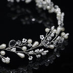 Hochzeitsdiadem mit Diamanten und Blumen